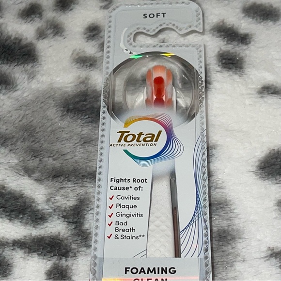 Colgate Total Toothbrush - Picture 2 of 6